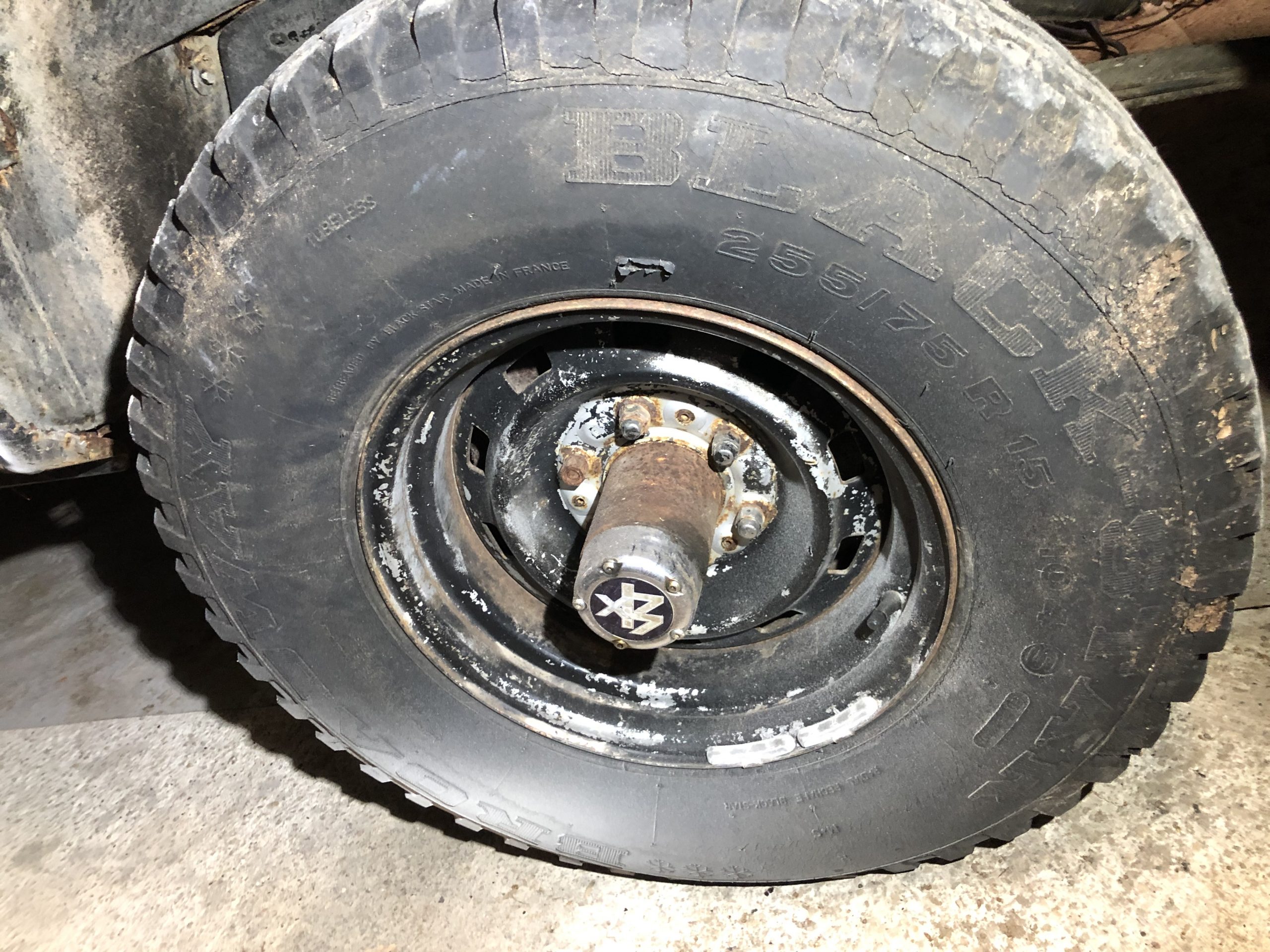 1- Ancien pneu en 255/75 R15 104